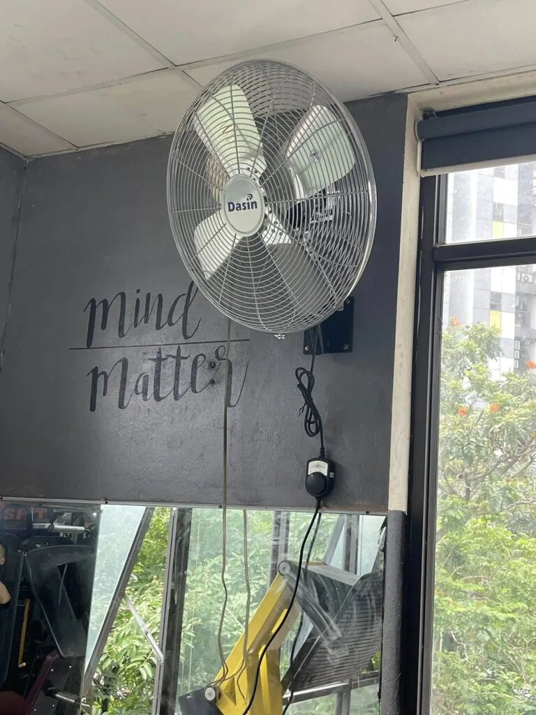 Quạt treo tường công nghiệp