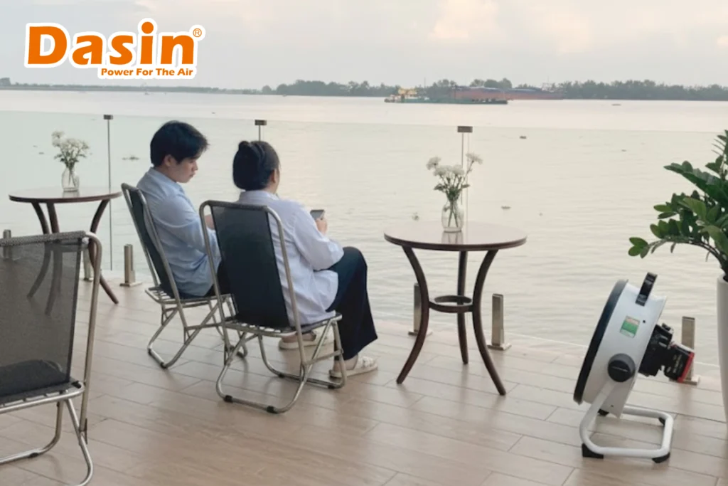 quạt pin cho quán cà phê