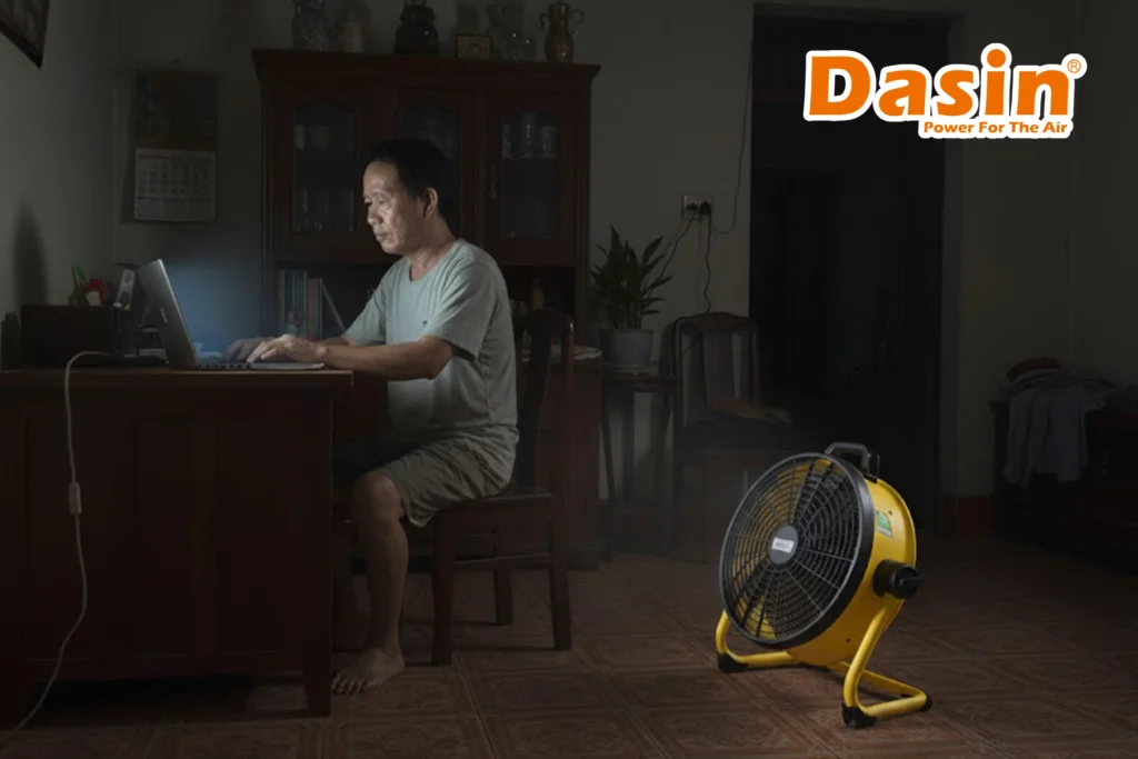 quạt pin khi mất điện