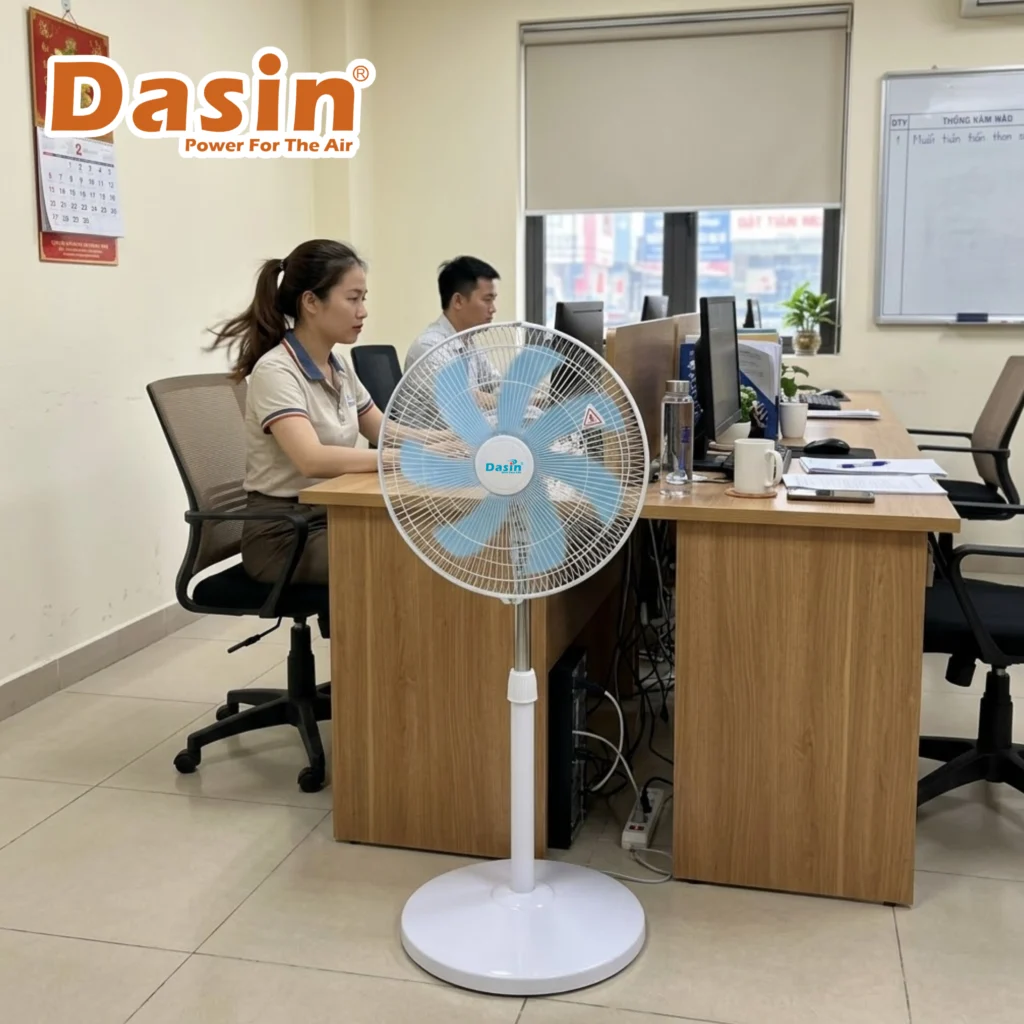 quạt đứng đảo trong văn phòng
